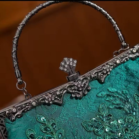 Beautiful purse - Picture 5 of 5